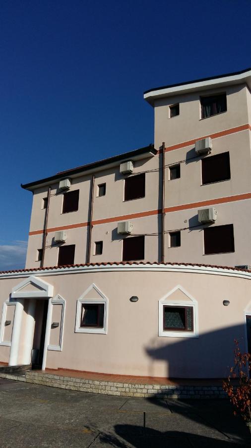 Rrashbull Drini Hotel מראה חיצוני תמונה