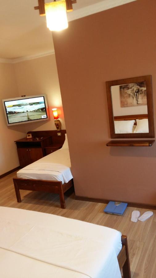 Rrashbull Drini Hotel מראה חיצוני תמונה