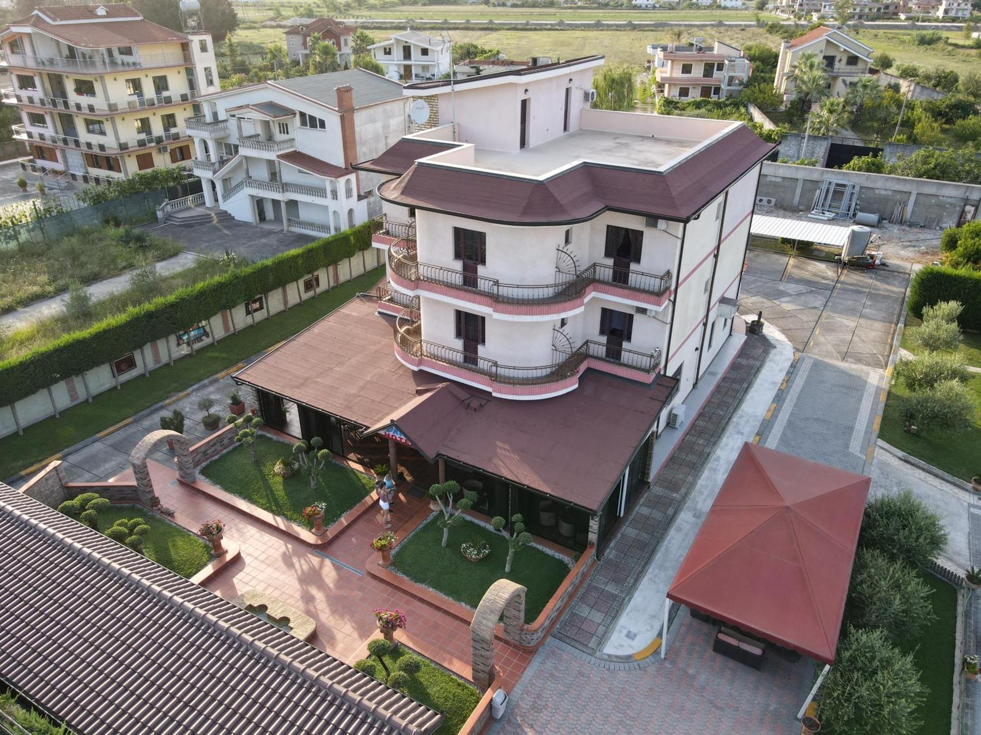 Rrashbull Drini Hotel מראה חיצוני תמונה