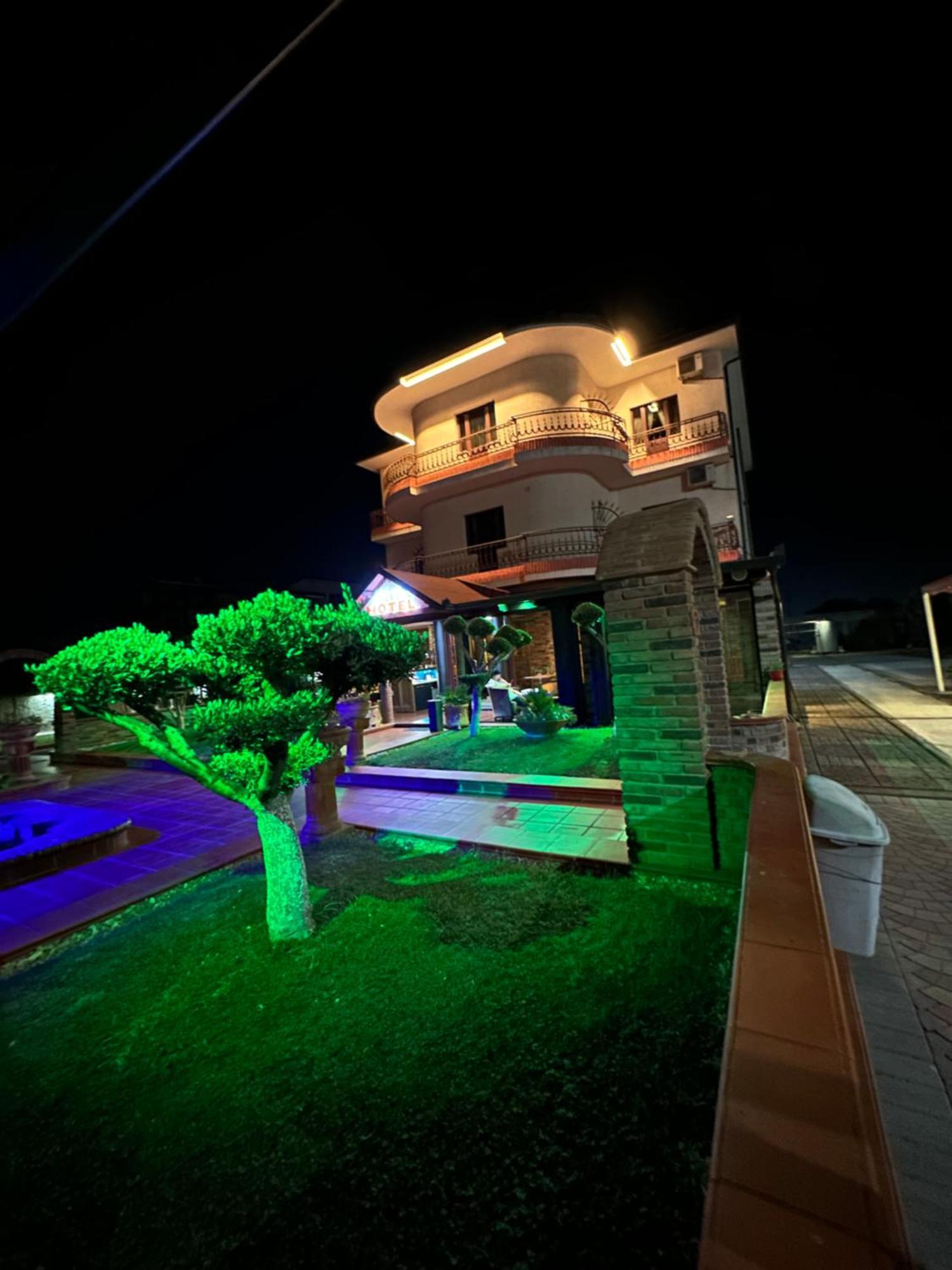 Rrashbull Drini Hotel מראה חיצוני תמונה