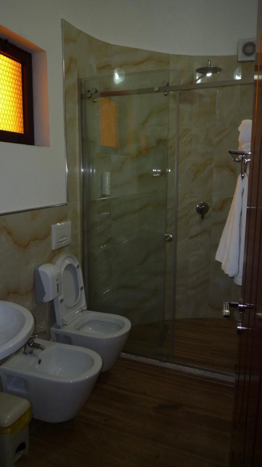 Rrashbull Drini Hotel מראה חיצוני תמונה