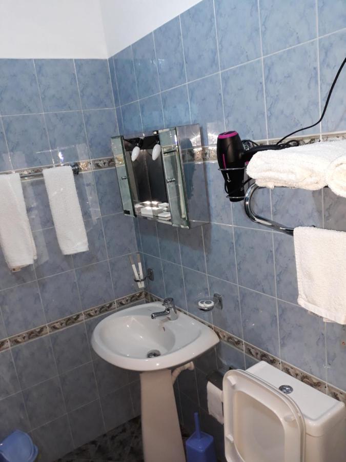 Rrashbull Drini Hotel מראה חיצוני תמונה